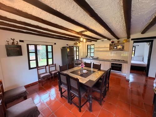 Kuchyň nebo kuchyňský kout v ubytování CASA CAMPESTRE VILLA SANTANA