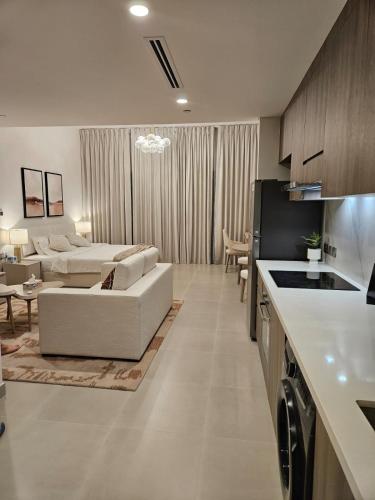 VIP apartment with Ferrari, Golf and Sea view
