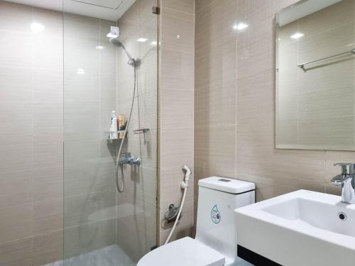 Koupelna v ubytování Stunning View 1BR Venice Luxury Residences BGC Ultra Fast WiFi and Washer