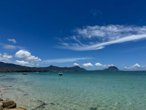 Martello Duplex - 1 Min Walk to La Preneuse blue Sea