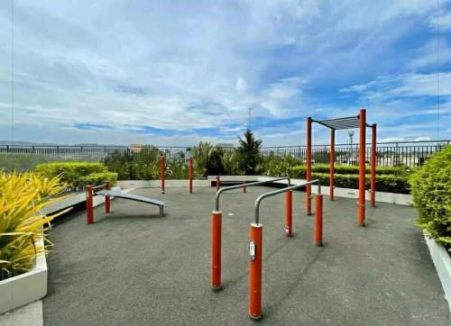 Ο χώρος παιχνιδιού για παιδιά στο Skyes Cozy & Warm Studio-Avida Towers Aspira