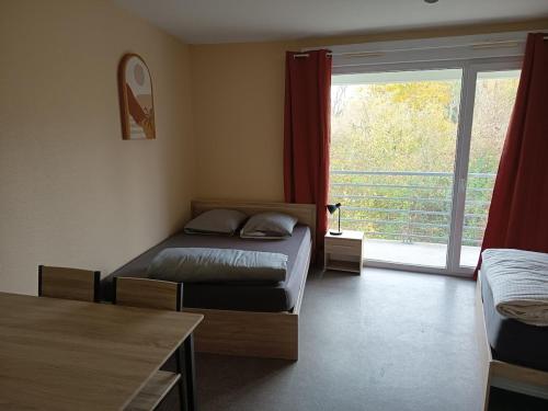 Fotografie z fotogalerie ubytování Grand Studio 4 couchages proche Université et CHU v destinaci Le Mans