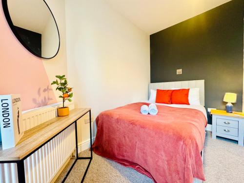 3 bedroom High Ceiling Flat with Seaview photo 9
