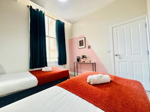 3 bedroom High Ceiling Flat with Seaview photo 16