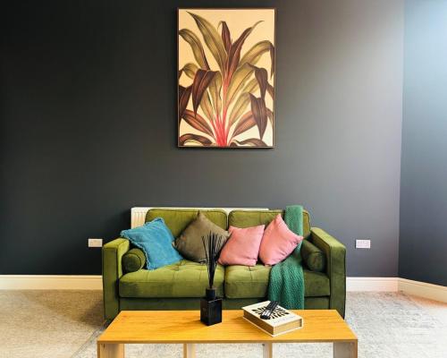 3 bedroom High Ceiling Flat with Seaview photo 3
