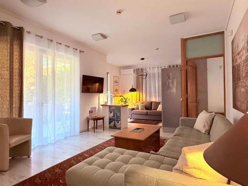 Elegant Flat Z near Marousi Hospitals by PromosHomes