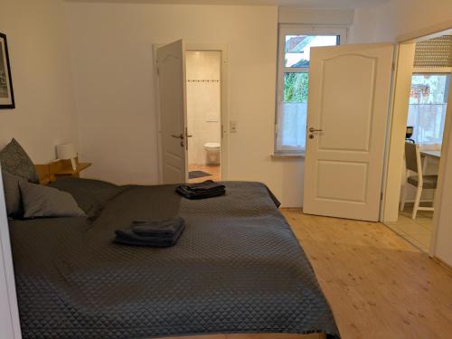 Postel nebo postele na pokoji v ubytování Ferienwohnung an der Klosterkirche