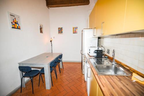 Roomy and elegant apartment by Piazza Pitti