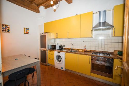 Roomy and elegant apartment by Piazza Pitti
