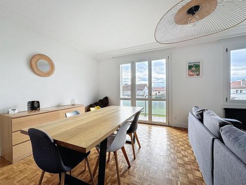 Afbeelding uit fotogalerij van Appartement sur Riom 6 pers in Riom