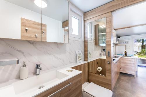 Koupelna v ubytování Bonita HouseBoat Apartment Portorose