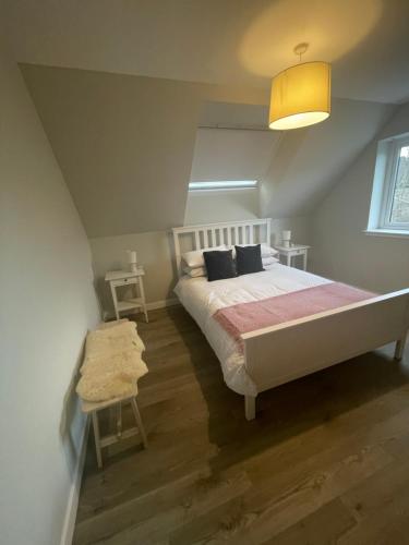 Postel nebo postele na pokoji v ubytování Adalienes Retreat Flat 3