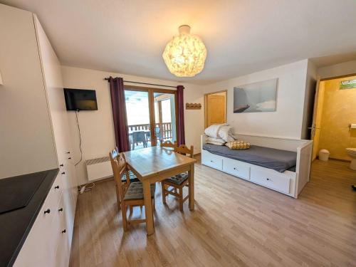 Studio cosy avec grande terrasse, animaux admis, aux pieds des pistes - FR-1-445-142