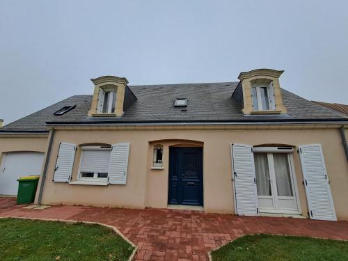 Maison rénovée avec jardin 2 chambres 2 SDB proche centre 135M
