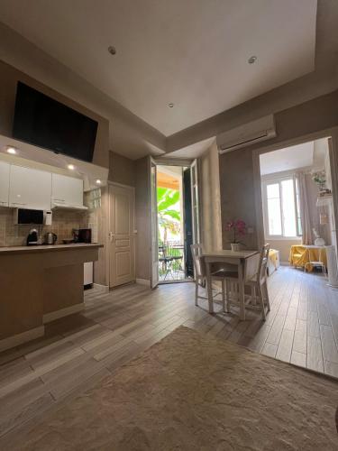 Perfectly located 1 bed apartment - Port of Nice