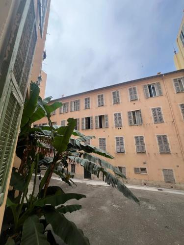 Perfectly located 1 bed apartment - Port of Nice
