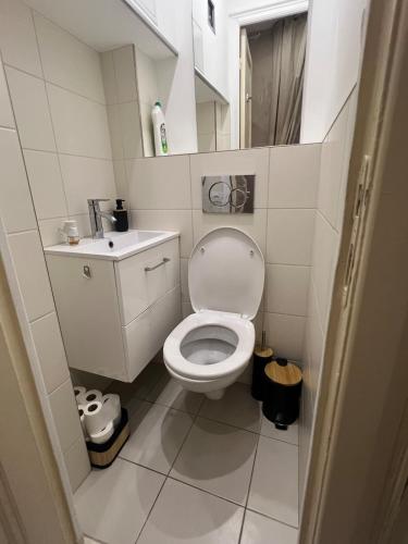 Perfectly located 1 bed apartment - Port of Nice