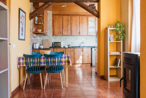 Kuchyň nebo kuchyňský kout v ubytování El racó a Anserall. A 8km Andorra.