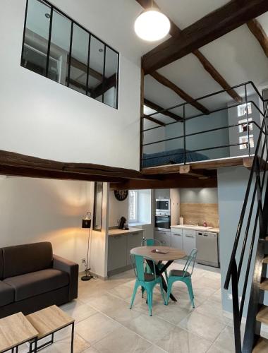 Loft en centre-ville 900m cure