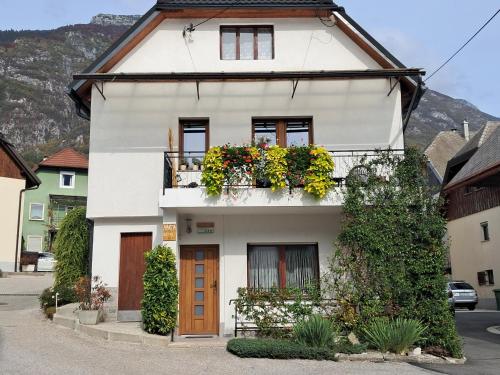 Nespecifikovaný výhled na hory nebo výhled na hory při pohledu z apartmánu