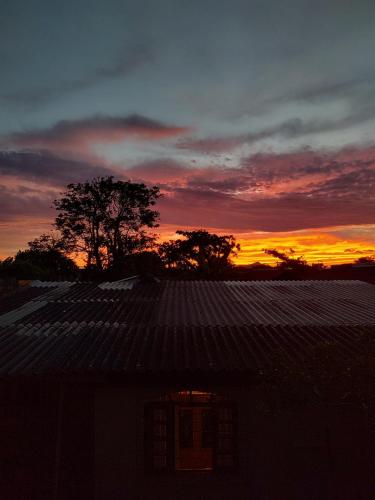 Solopgangen eller solnedgangen set fra bed and breakfast-stedet