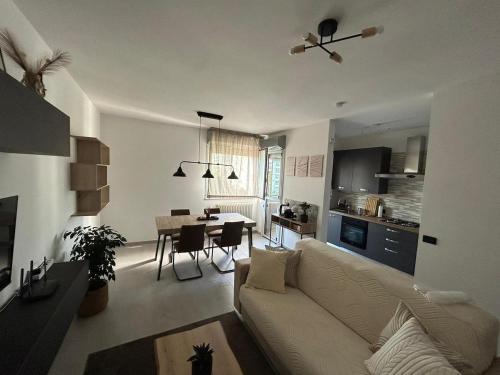 Kuchyň nebo kuchyňský kout v ubytování Modern apartment, terrace, AC and WiFi