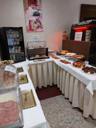 Jídlo v hotelu nebo okolí