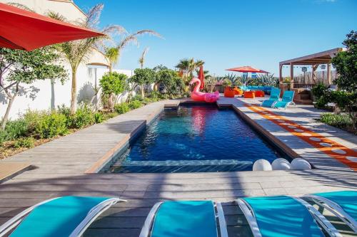 Kolam renang di atau dekat dengan Villa Seventy