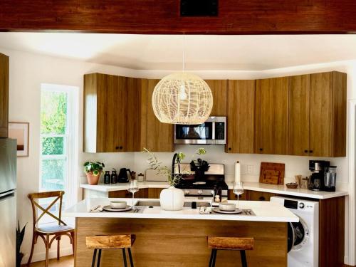 Fotografie z fotogalerie ubytování Chumash Chapel - Luxury Historic Ojai Villa v destinaci Ojai