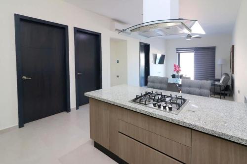 Kuchyň nebo kuchyňský kout v ubytování Nice apartment near the golden zone and the Marina