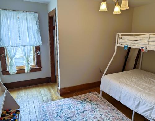 Postel nebo postele na pokoji v ubytování The Pink Haus