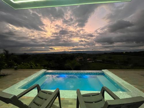 Bazén v ubytování Chalet Filandia Panoramic Views by Xarm Apartments nebo v jeho okolí