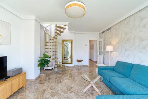 Penthouse - Private Rooftop Terrace, 2min to Beach