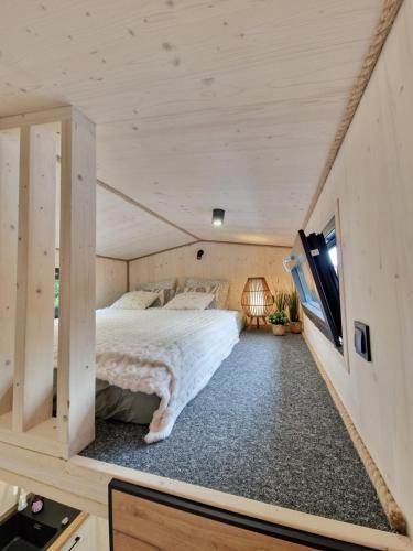 Postel nebo postele na pokoji v ubytování Mrozy House 1 - mały dom, duży spokój