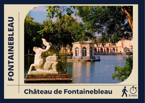 a picture of a statue in front of a building at Le Nid Bellifontain - Appartement Confort - Centre in Fontainebleau