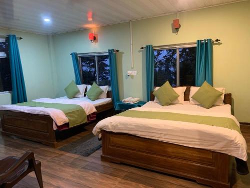 Postel nebo postele na pokoji v ubytování ROSE VILLA The Heritage Colonial Bungalow No 9