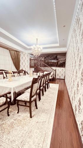 Posezení v ubytování Ashur Bobo