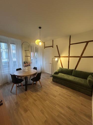 Appart neuf & cosy - Centre - 7 pers - Strasbnb