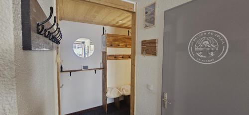 Le balcon du soleil, Pied de pistes 2100m 5 pers Plagne Soleil paradiski classé 2 étoiles meublé et 3 cristaux Paradiski