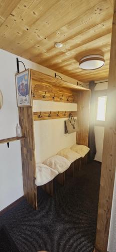 Le balcon du soleil, Pied de pistes 2100m 5 pers Plagne Soleil paradiski classé 2 étoiles meublé et 3 cristaux Paradiski