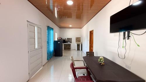 Η κουζίνα ή μικρή κουζίνα στο Apartamentos Datalu