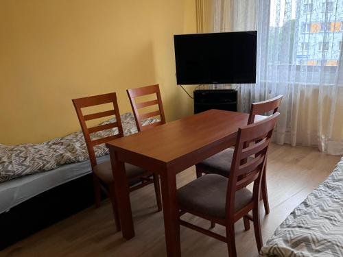 3 pokoje Myszków - Przestronne mieszkanie w centrum Myszkowa dla firm i nie tylko