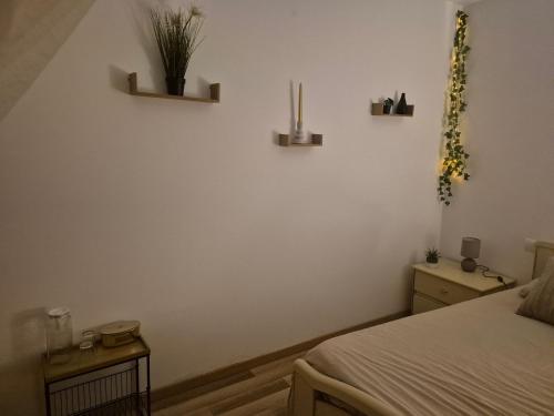 En eller flere senge i et værelse på Chez Vallye