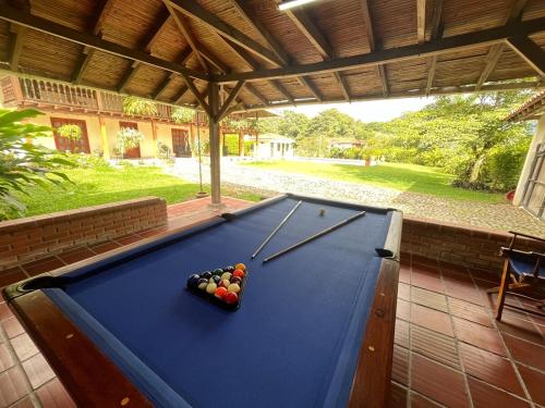 Τραπέζι μπιλιάρδου στο La muñeca Chalet