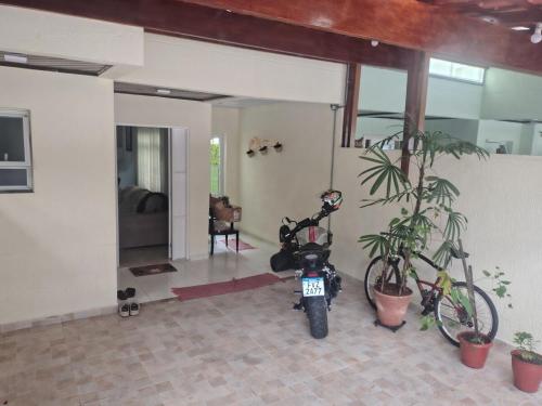 Photo de la galerie de l'établissement Casa 10 pessoas - praia das Astúrias, Guarujá, à Guarujá