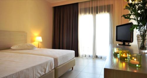Gallery image of Porto Plaza Hotel in Agios Ioannis Kaspaka
