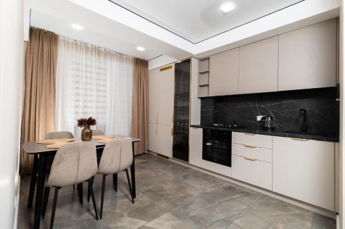 Brand New Flat Near Cafes and Shops I Full Ameneties