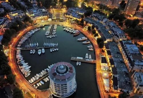 Ein allgemeiner Blick auf Misano Adriatico oder ein Stadtblick von der Ferienwohnung aus