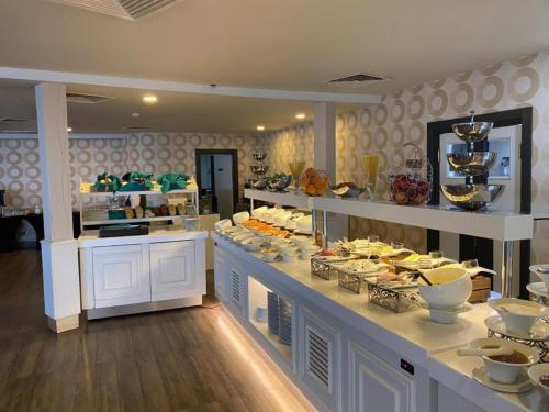 Φαγητό σε αυτό το διαμέρισμα ή κάπου εκεί κοντά