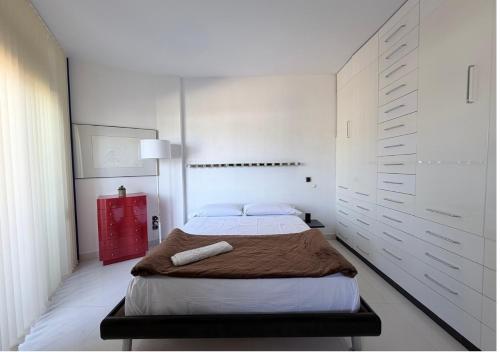 Postel nebo postele na pokoji v ubytování Bonito Apartamento en Moraira a 5 min de la Playa